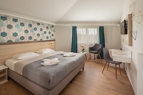 Kristály Hotel