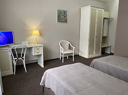 Diligence Hotel