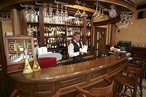 Diligence Hotel