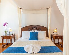 Amphora Hotel