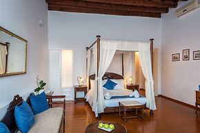 Amphora Hotel