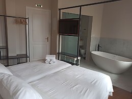 Amphora Hotel