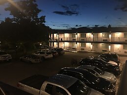 Oasis Inn