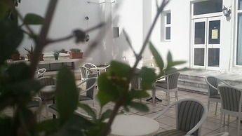 Ariha Hotel
