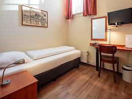 A Train Hotel