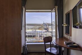 A Train Hotel