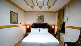 Aruna Hotel