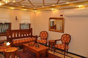 Aruna Hotel