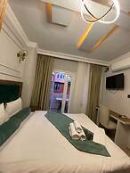 Aruna Hotel