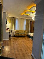 Aruna Hotel