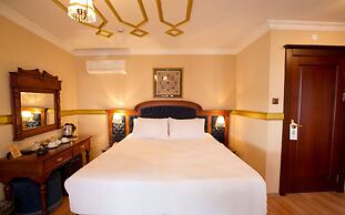 Aruna Hotel