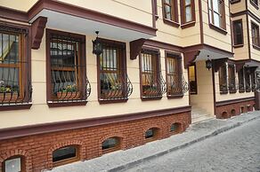 Aruna Hotel