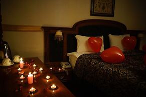 Aruna Hotel