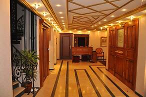 Aruna Hotel