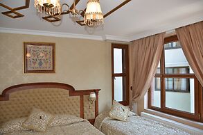 Aruna Hotel