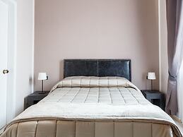 Leone X Guest House