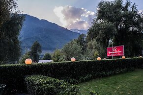 Honeymoon Inn