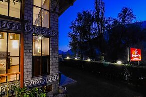Honeymoon Inn