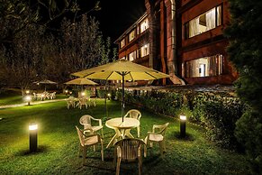 Honeymoon Inn