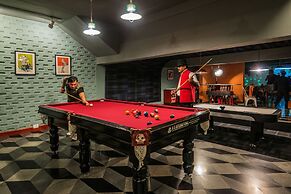 Honeymoon Inn