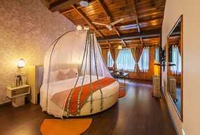 Honeymoon Inn