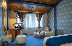Honeymoon Inn