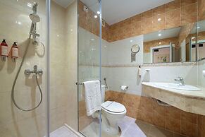 Aphrodite Beach Hotel