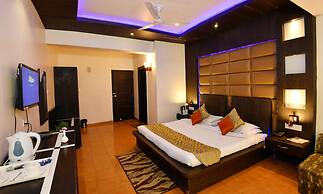 Dynasty Resort