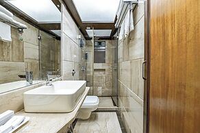 Hotel Regal Enclave