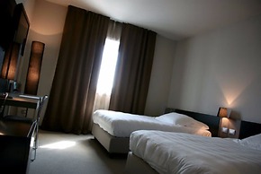 G Hotel