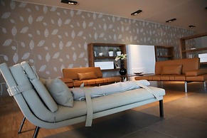 G Hotel