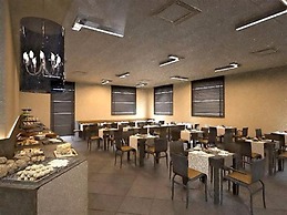 G Hotel