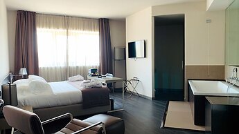 G Hotel