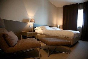 G Hotel