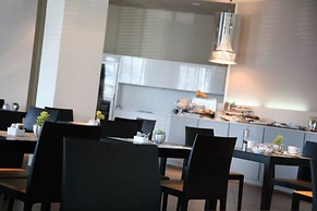 G Hotel