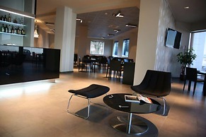 G Hotel