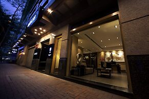 Xi Hotel