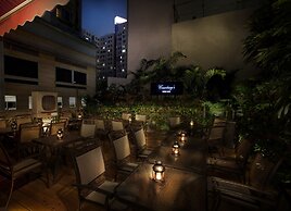 Xi Hotel