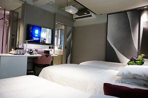 Xi Hotel