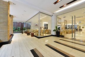 Royal View Resort