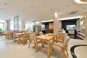 Royal View Resort