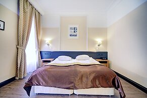 Elegy Hotel