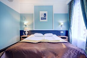 Elegy Hotel