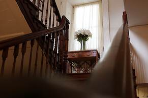 Sweetfield Manor
