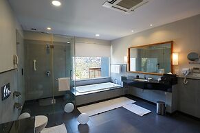 Moksha Himalaya Spa Resort