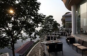 Moksha Himalaya Spa Resort