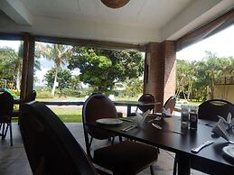 Elephant Lake Hotel