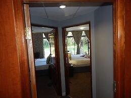 Elephant Lake Hotel
