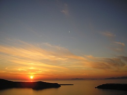 Irida Santorini