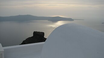 Irida Santorini